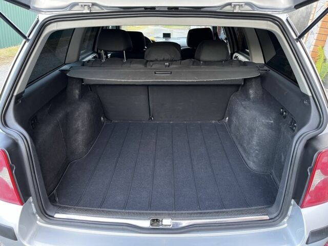 Серый Фольксваген Пассат Вариант, объемом двигателя 2 л и пробегом 255 тыс. км за 6000 $, фото 6 на Automoto.ua