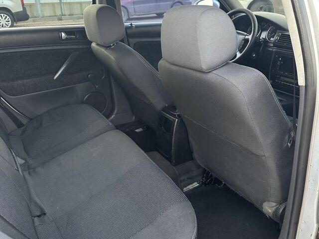 Серый Фольксваген Пассат Вариант, объемом двигателя 1.9 л и пробегом 349 тыс. км за 4599 $, фото 18 на Automoto.ua