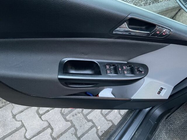 Сірий Фольксваген Пассат Варіант, об'ємом двигуна 1.6 л та пробігом 224 тис. км за 6500 $, фото 7 на Automoto.ua