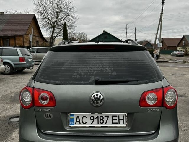 Сірий Фольксваген Пассат Варіант, об'ємом двигуна 2 л та пробігом 345 тис. км за 6000 $, фото 2 на Automoto.ua