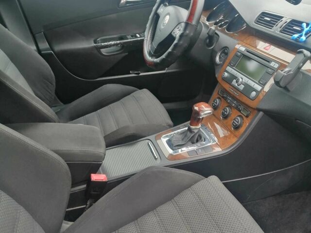 Сірий Фольксваген Пассат Варіант, об'ємом двигуна 2 л та пробігом 282 тис. км за 5500 $, фото 6 на Automoto.ua