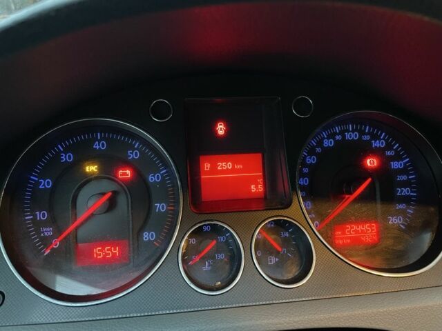 Сірий Фольксваген Пассат Варіант, об'ємом двигуна 1.6 л та пробігом 224 тис. км за 6500 $, фото 9 на Automoto.ua