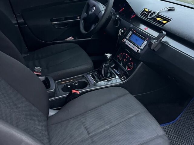 Серый Фольксваген Пассат Вариант, объемом двигателя 2 л и пробегом 330 тыс. км за 4450 $, фото 6 на Automoto.ua