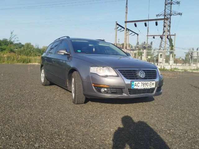 Серый Фольксваген Пассат Вариант, объемом двигателя 1.6 л и пробегом 245 тыс. км за 4800 $, фото 1 на Automoto.ua