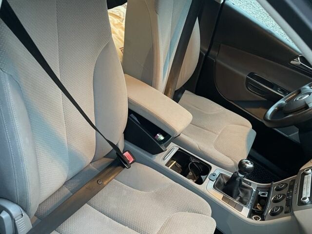 Сірий Фольксваген Пассат Варіант, об'ємом двигуна 1.6 л та пробігом 224 тис. км за 6500 $, фото 15 на Automoto.ua