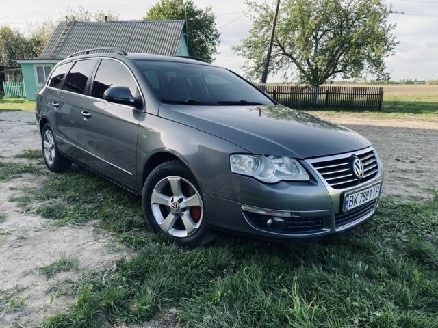 Сірий Фольксваген Пассат Варіант, об'ємом двигуна 2 л та пробігом 244 тис. км за 5500 $, фото 4 на Automoto.ua