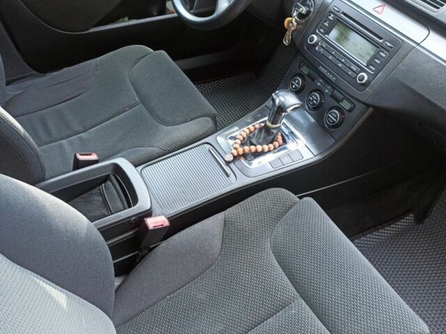 Серый Фольксваген Пассат Вариант, объемом двигателя 2 л и пробегом 300 тыс. км за 5300 $, фото 5 на Automoto.ua