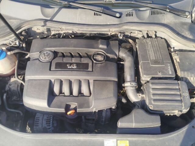 Серый Фольксваген Пассат Вариант, объемом двигателя 1.6 л и пробегом 245 тыс. км за 4800 $, фото 11 на Automoto.ua