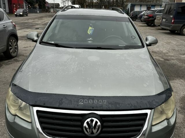 Сірий Фольксваген Пассат Варіант, об'ємом двигуна 2 л та пробігом 345 тис. км за 6000 $, фото 1 на Automoto.ua