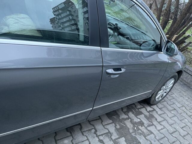 Сірий Фольксваген Пассат Варіант, об'ємом двигуна 1.6 л та пробігом 224 тис. км за 6500 $, фото 4 на Automoto.ua