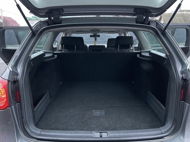 Сірий Фольксваген Пассат Варіант, об'ємом двигуна 1.9 л та пробігом 380 тис. км за 2450 $, фото 19 на Automoto.ua