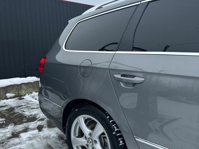 Сірий Фольксваген Пассат Варіант, об'ємом двигуна 2 л та пробігом 240 тис. км за 4999 $, фото 4 на Automoto.ua