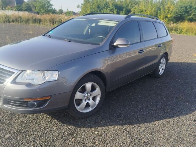 Серый Фольксваген Пассат Вариант, объемом двигателя 1.6 л и пробегом 245 тыс. км за 4800 $, фото 6 на Automoto.ua