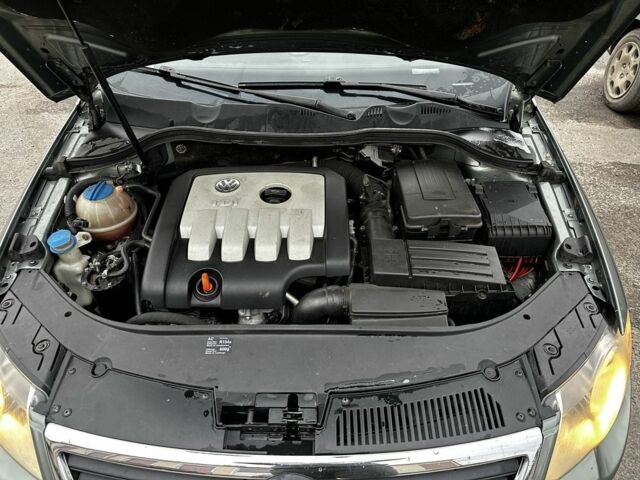 Сірий Фольксваген Пассат Варіант, об'ємом двигуна 2 л та пробігом 345 тис. км за 6000 $, фото 14 на Automoto.ua