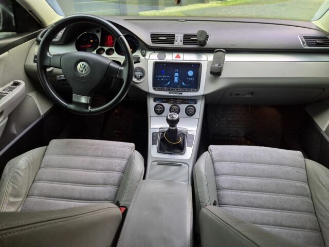 Серый Фольксваген Пассат Вариант, объемом двигателя 2 л и пробегом 282 тыс. км за 6300 $, фото 6 на Automoto.ua