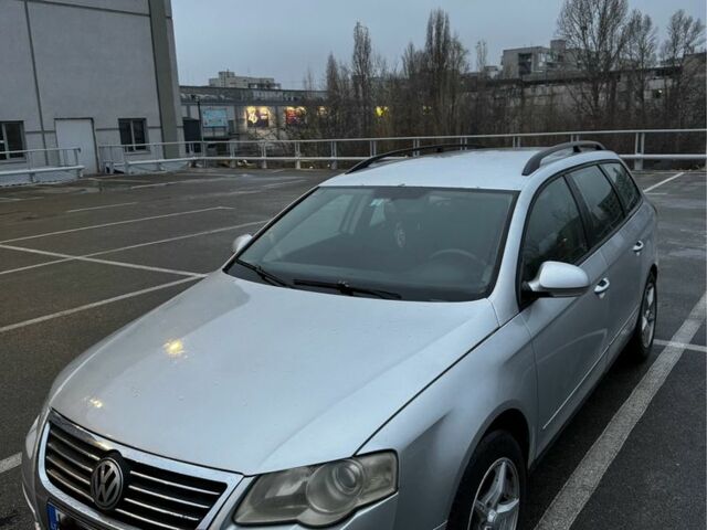 Серый Фольксваген Пассат Вариант, объемом двигателя 2 л и пробегом 344 тыс. км за 2499 $, фото 1 на Automoto.ua