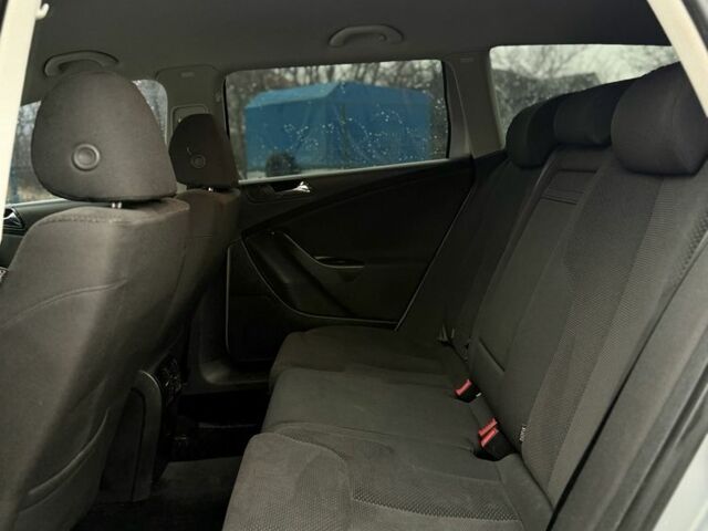 Серый Фольксваген Пассат Вариант, объемом двигателя 2 л и пробегом 240 тыс. км за 5650 $, фото 19 на Automoto.ua