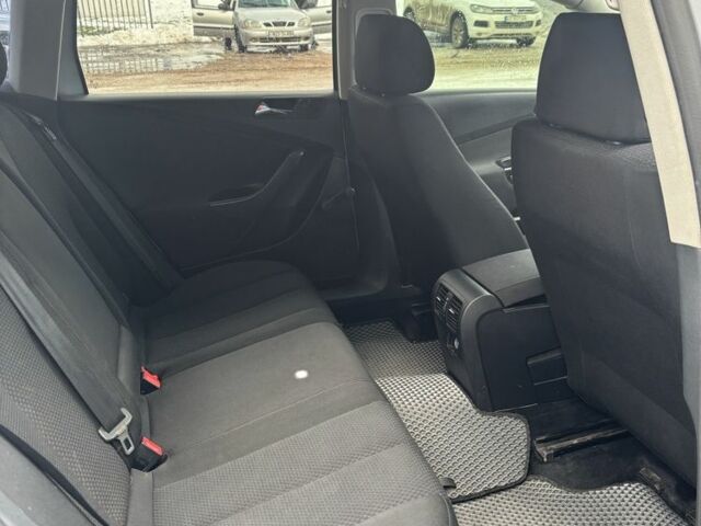 Сірий Фольксваген Пассат Варіант, об'ємом двигуна 1.6 л та пробігом 287 тис. км за 6200 $, фото 10 на Automoto.ua