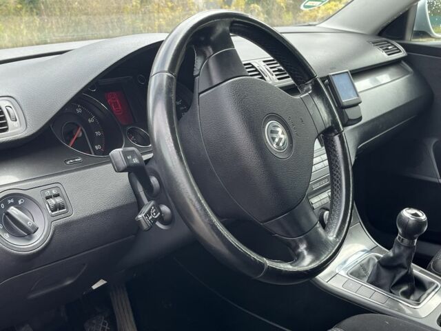 Серый Фольксваген Пассат Вариант, объемом двигателя 1.6 л и пробегом 209 тыс. км за 6300 $, фото 5 на Automoto.ua