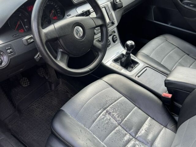 Сірий Фольксваген Пассат Варіант, об'ємом двигуна 2 л та пробігом 346 тис. км за 2200 $, фото 4 на Automoto.ua