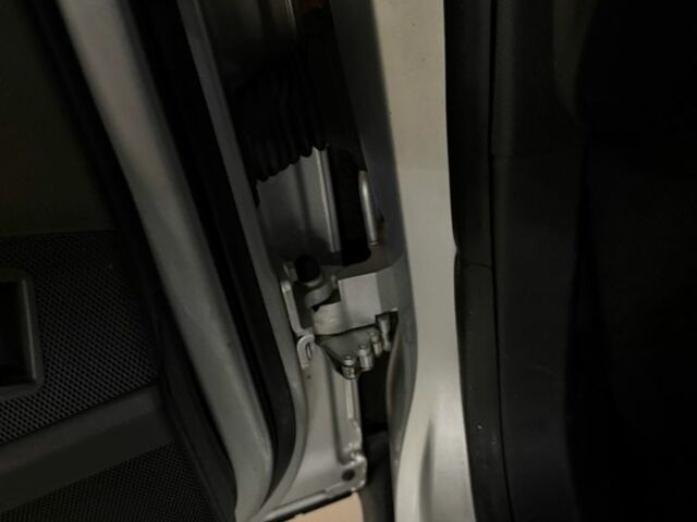 Серый Фольксваген Пассат Вариант, объемом двигателя 1.9 л и пробегом 274 тыс. км за 2950 $, фото 12 на Automoto.ua