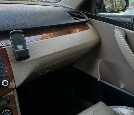 Сірий Фольксваген Пассат Варіант, об'ємом двигуна 2 л та пробігом 318 тис. км за 2550 $, фото 16 на Automoto.ua