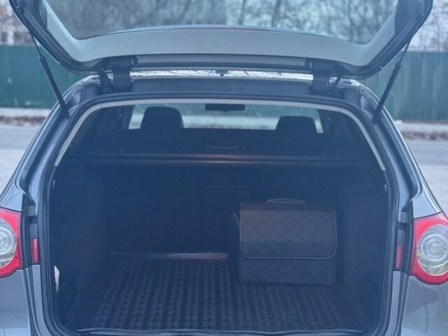 Серый Фольксваген Пассат Вариант, объемом двигателя 2 л и пробегом 300 тыс. км за 6500 $, фото 2 на Automoto.ua