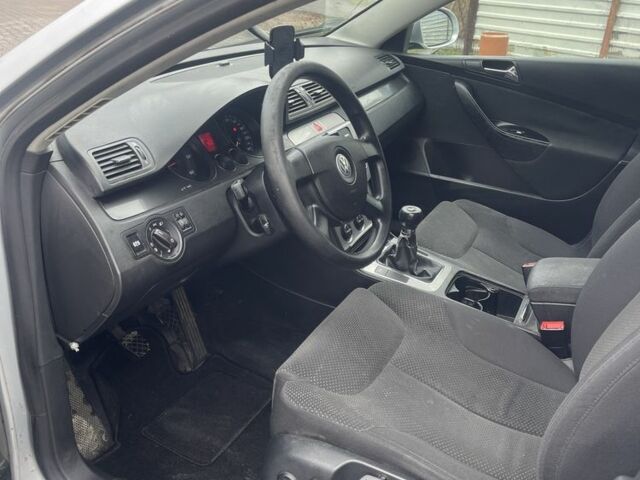 Фольксваген Пассат Вариант 2006 в Кривом Роге на Automoto.ua Серый Фольксваген Пассат Вариант, объемом двигателя 1.9 л и пробегом 408 тыс. км за 2650 $, фото 5 на Automoto.ua