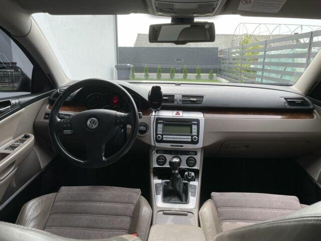 Сірий Фольксваген Пассат Варіант, об'ємом двигуна 2 л та пробігом 200 тис. км за 7300 $, фото 8 на Automoto.ua