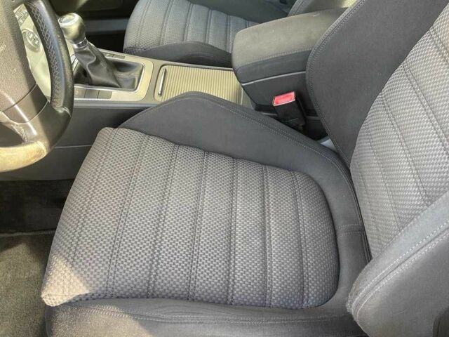 Серый Фольксваген Пассат Вариант, объемом двигателя 1.6 л и пробегом 238 тыс. км за 5200 $, фото 17 на Automoto.ua