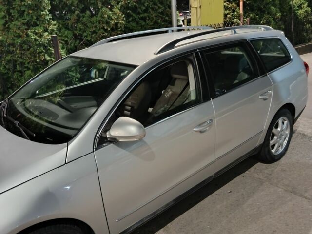 Фольксваген Пассат Варіант 2006 у Чернівцях на Automoto.ua Сірий Фольксваген Пассат Варіант, об'ємом двигуна 2 л та пробігом 240 тис. км за 5900 $, фото 2 на Automoto.ua