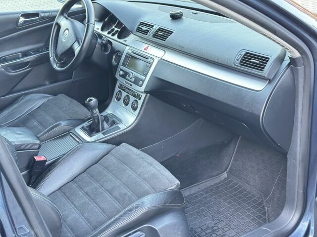 Фольксваген Пассат Вариант 2006 в Костополе на Automoto.ua Серый Фольксваген Пассат Вариант, объемом двигателя 2 л и пробегом 400 тыс. км за 5900 $, фото 10 на Automoto.ua