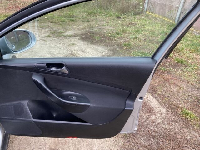 Серый Фольксваген Пассат Вариант, объемом двигателя 2 л и пробегом 320 тыс. км за 2290 $, фото 7 на Automoto.ua