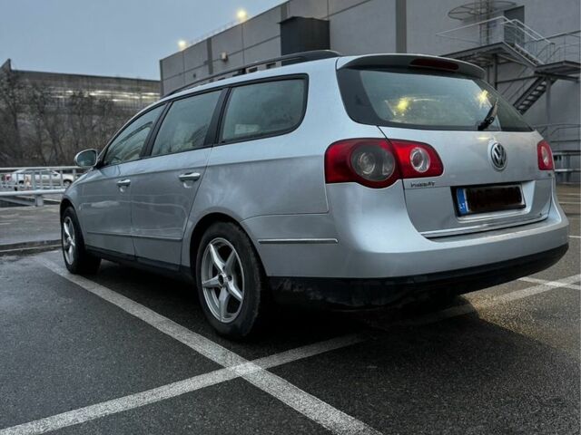 Серый Фольксваген Пассат Вариант, объемом двигателя 2 л и пробегом 344 тыс. км за 2499 $, фото 3 на Automoto.ua