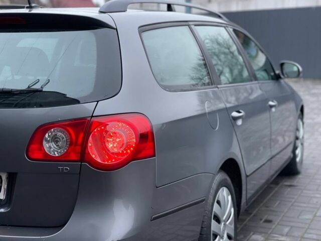 Серый Фольксваген Пассат Вариант, объемом двигателя 1.9 л и пробегом 327 тыс. км за 2250 $, фото 2 на Automoto.ua