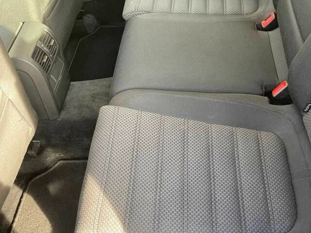 Серый Фольксваген Пассат Вариант, объемом двигателя 1.6 л и пробегом 238 тыс. км за 5200 $, фото 18 на Automoto.ua