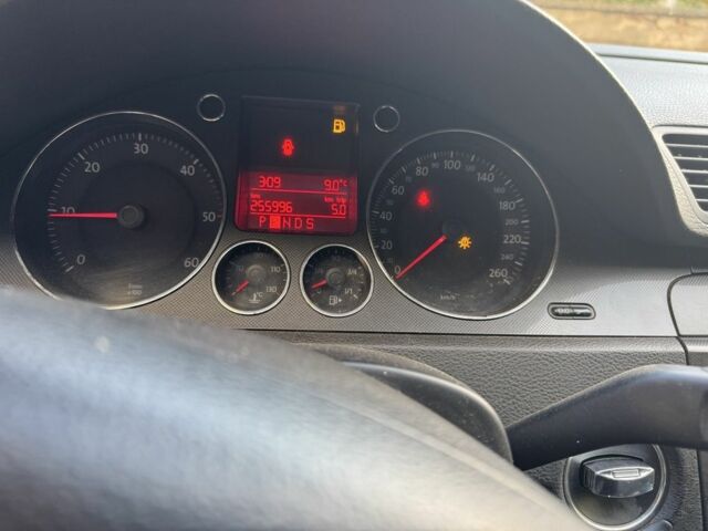 Серый Фольксваген Пассат Вариант, объемом двигателя 2 л и пробегом 257 тыс. км за 4950 $, фото 9 на Automoto.ua