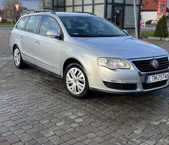 Серый Фольксваген Пассат Вариант, объемом двигателя 2 л и пробегом 300 тыс. км за 2500 $, фото 1 на Automoto.ua