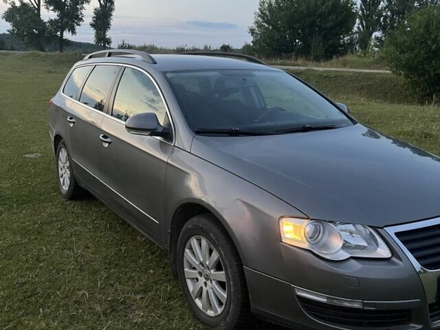 Фольксваген Пассат Варіант 2006 у Шепетовке на Automoto.ua Сірий Фольксваген Пассат Варіант, об'ємом двигуна 2 л та пробігом 196 тис. км за 4900 $, фото 4 на Automoto.ua