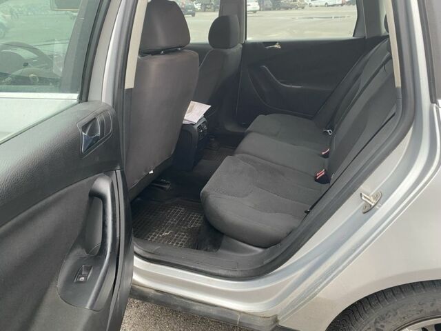 Сірий Фольксваген Пассат Варіант, об'ємом двигуна 2 л та пробігом 350 тис. км за 2650 $, фото 6 на Automoto.ua