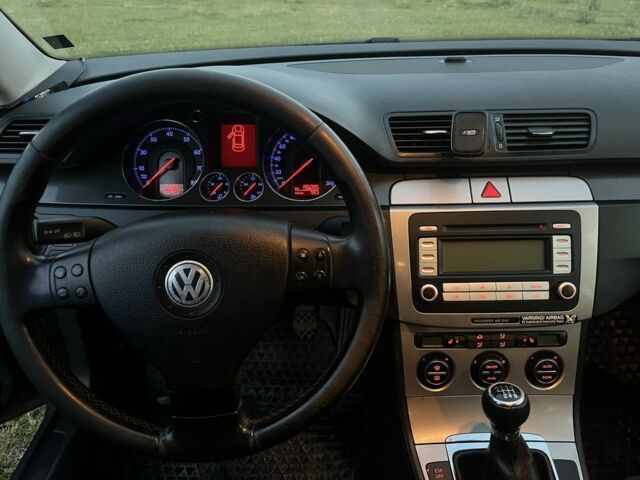 Фольксваген Пассат Варіант 2006 у Шепетовке на Automoto.ua Сірий Фольксваген Пассат Варіант, об'ємом двигуна 2 л та пробігом 196 тис. км за 4900 $, фото 6 на Automoto.ua