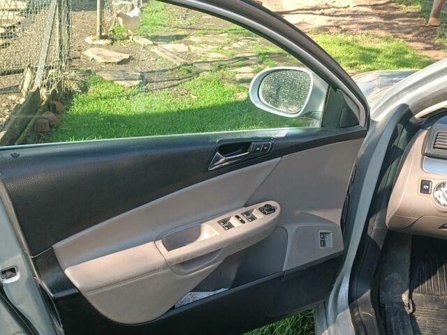 Сірий Фольксваген Пассат Варіант, об'ємом двигуна 2 л та пробігом 305 тис. км за 5000 $, фото 13 на Automoto.ua