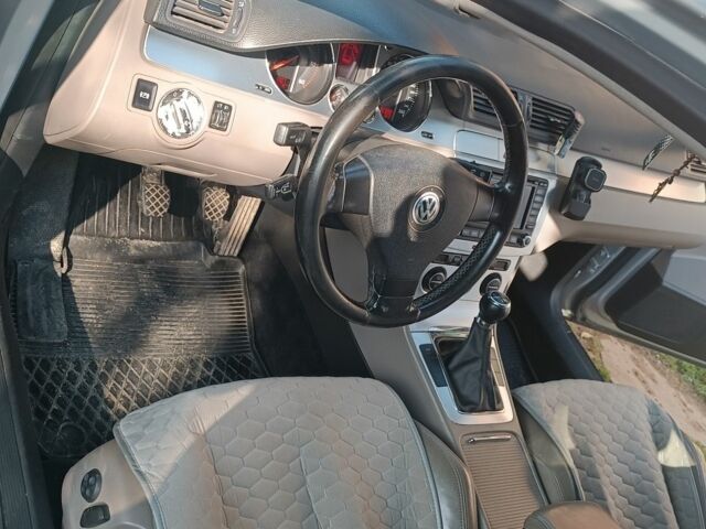 Сірий Фольксваген Пассат Варіант, об'ємом двигуна 2 л та пробігом 305 тис. км за 5000 $, фото 10 на Automoto.ua