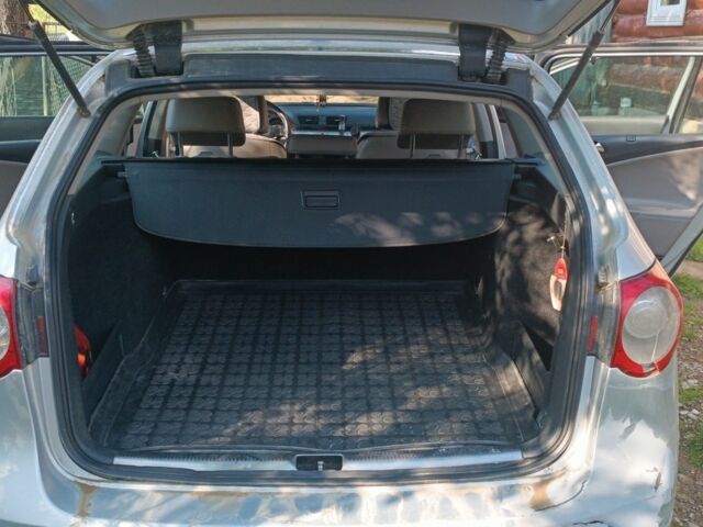 Сірий Фольксваген Пассат Варіант, об'ємом двигуна 2 л та пробігом 305 тис. км за 5000 $, фото 15 на Automoto.ua