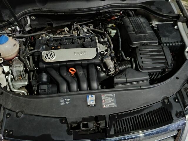Фольксваген Пассат Варіант 2006 у Чернівцях на Automoto.ua Сірий Фольксваген Пассат Варіант, об'ємом двигуна 2 л та пробігом 240 тис. км за 5900 $, фото 5 на Automoto.ua