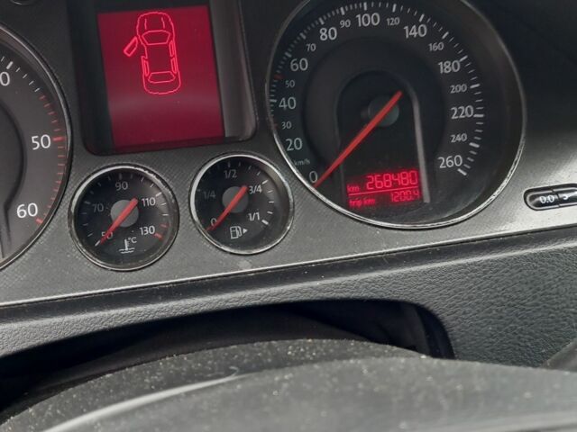 Серый Фольксваген Пассат Вариант, объемом двигателя 2 л и пробегом 263 тыс. км за 4950 $, фото 15 на Automoto.ua