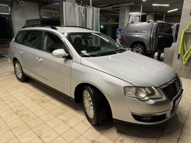 Серый Фольксваген Пассат Вариант, объемом двигателя 2 л и пробегом 267 тыс. км за 3229 $, фото 4 на Automoto.ua