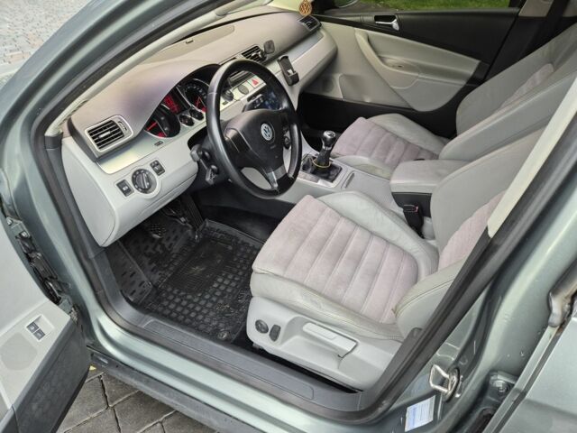 Серый Фольксваген Пассат Вариант, объемом двигателя 2 л и пробегом 282 тыс. км за 6300 $, фото 5 на Automoto.ua