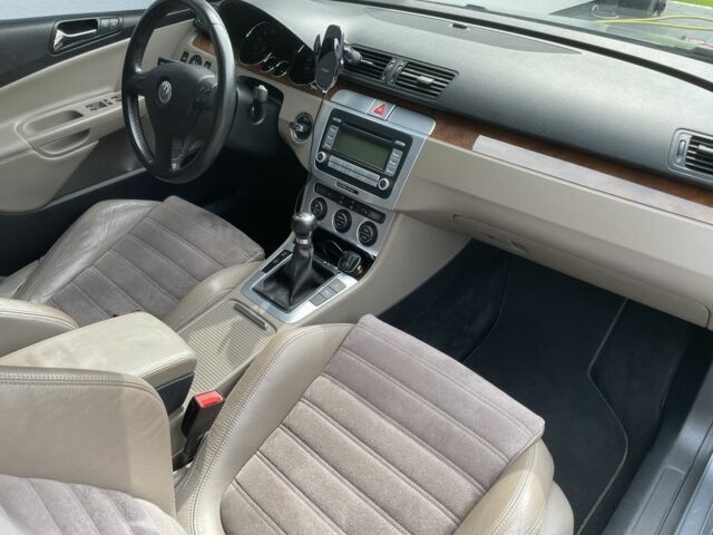 Сірий Фольксваген Пассат Варіант, об'ємом двигуна 2 л та пробігом 200 тис. км за 7300 $, фото 6 на Automoto.ua