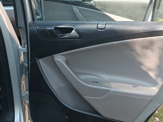 Сірий Фольксваген Пассат Варіант, об'ємом двигуна 2 л та пробігом 305 тис. км за 5000 $, фото 18 на Automoto.ua